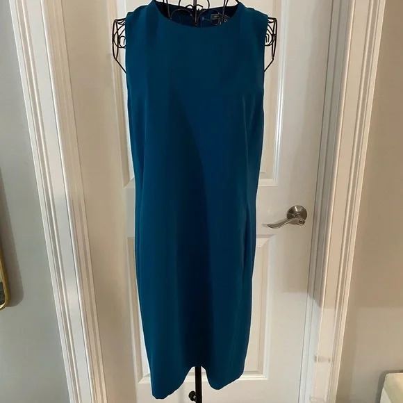 Vince Classic Lined Sheath Dress Size 10💕 - Picture 2 of 6